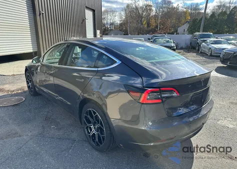 2018 Tesla Model 3 Long Range/Performance из США, поврежденный, VIN 5YJ3E1EB1JF119497